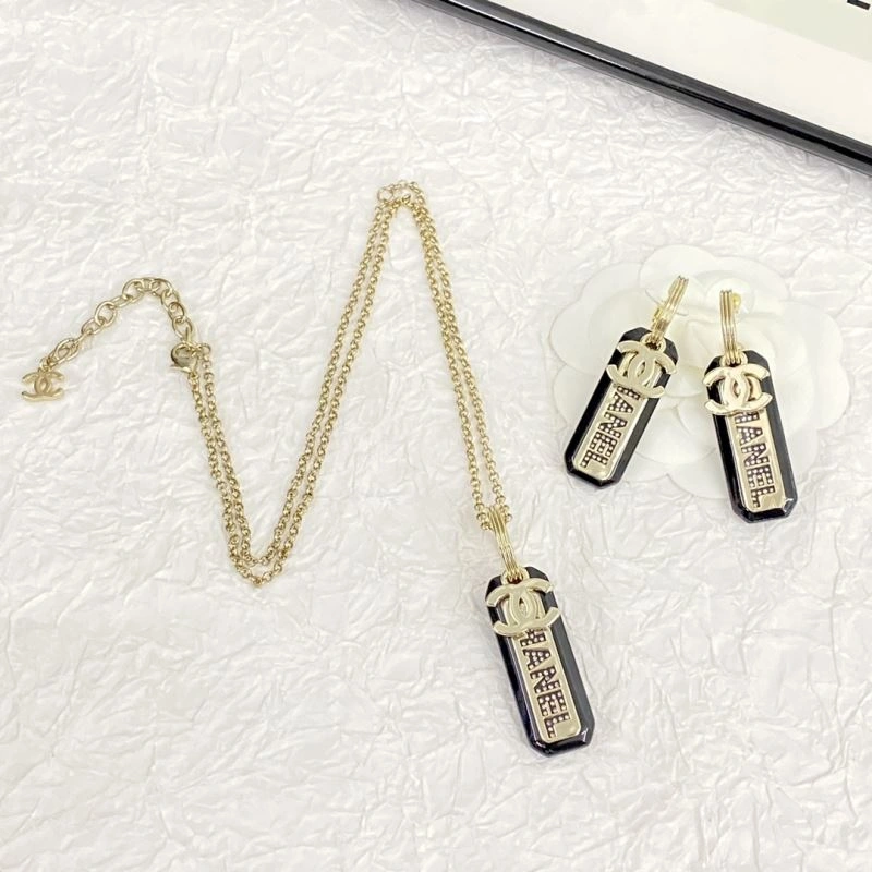 Chanel Earrings Attractive 231649