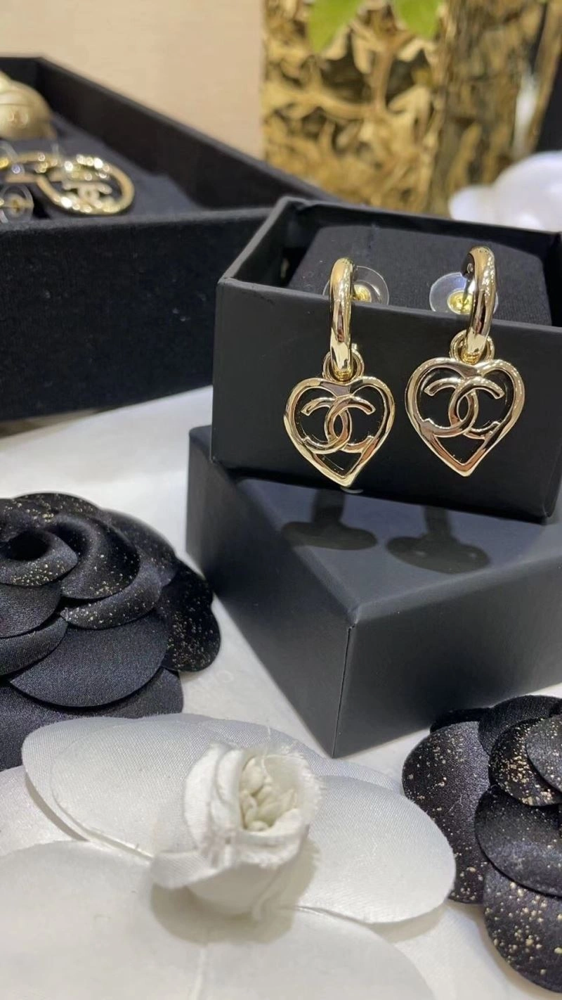 Chanel Earrings Fashionable 231597