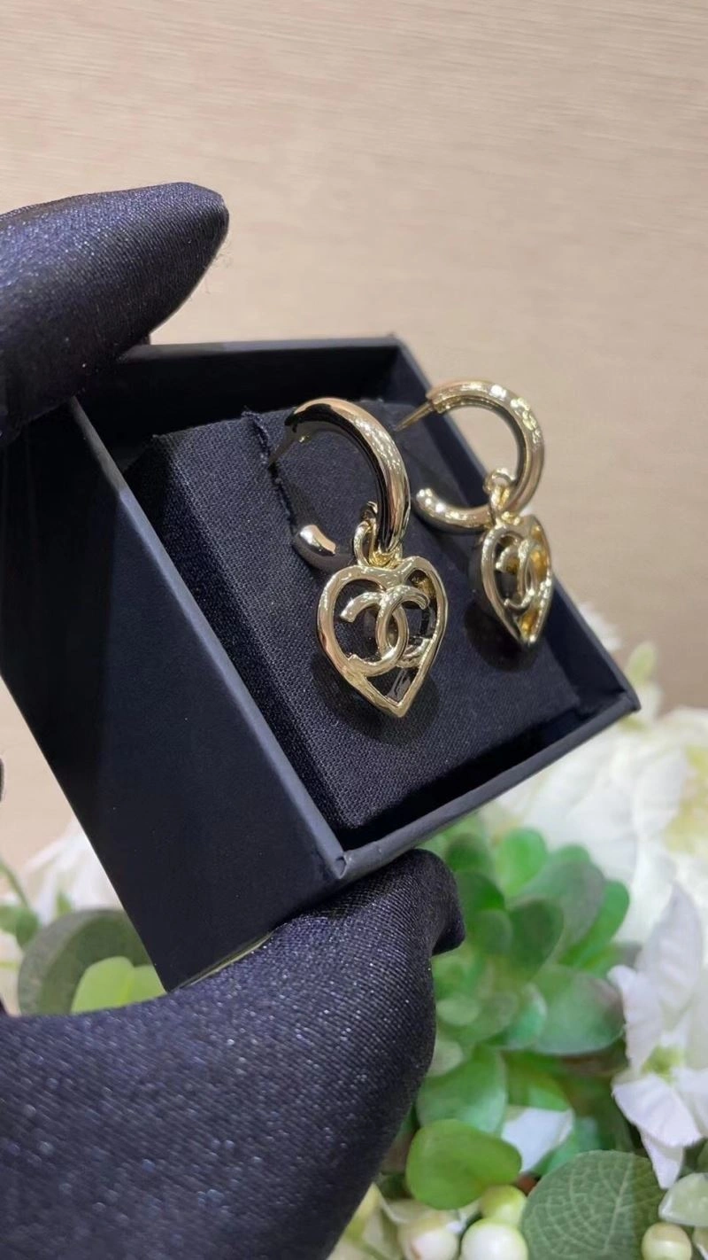 Chanel Earrings Fashionable 231597