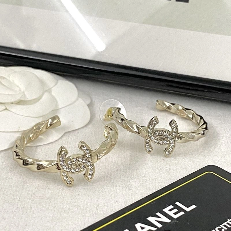 Modern Chanel Earrings 231628