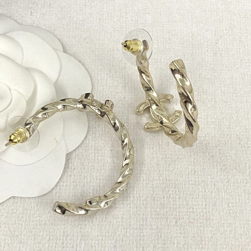 Modern Chanel Earrings 231628
