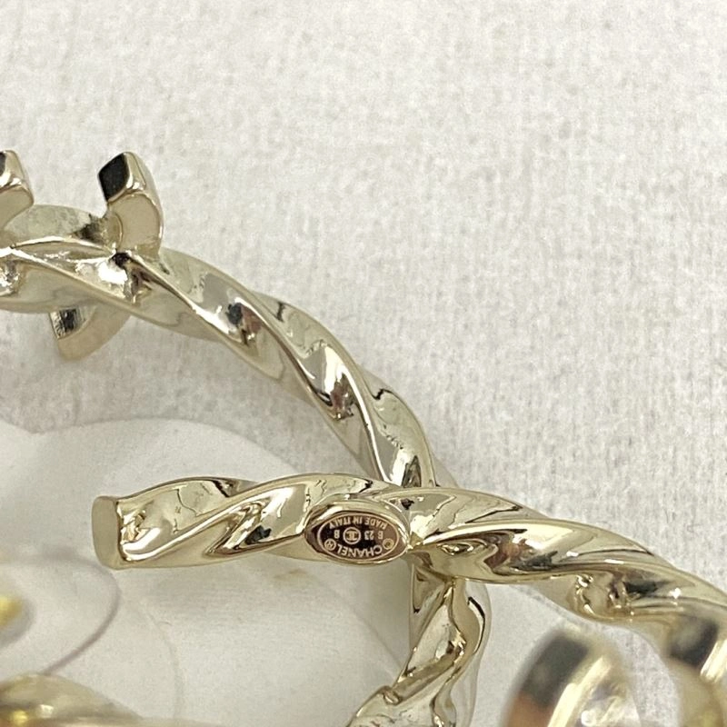 Modern Chanel Earrings 231628