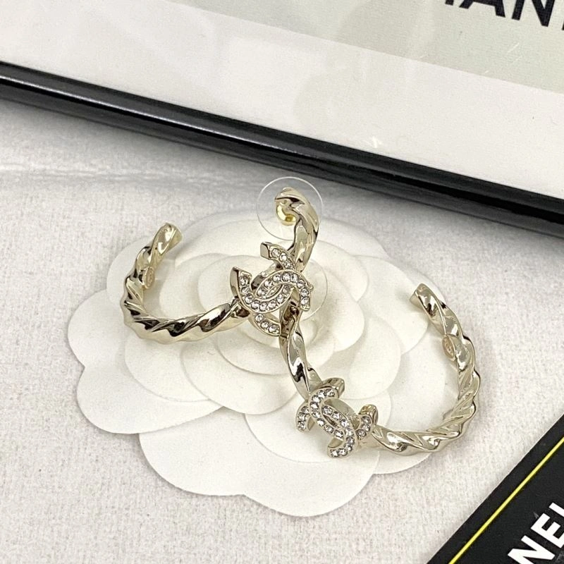 Modern Chanel Earrings 231628
