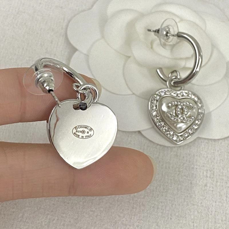 Sporty Chanel Earrings 231579