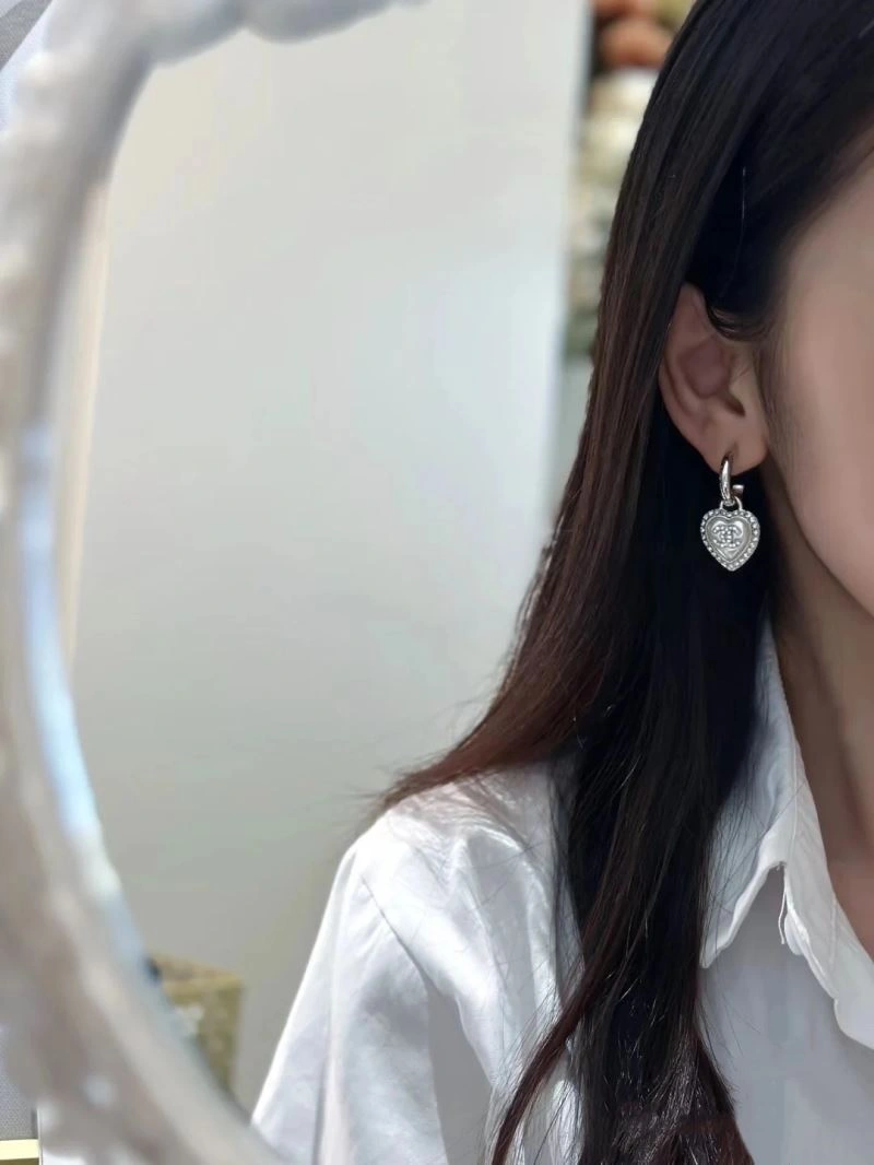 Sporty Chanel Earrings 231579
