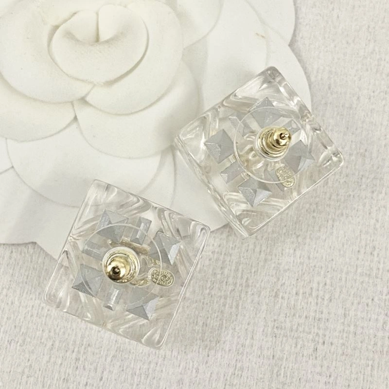 Chanel Earrings Trendsetting 231600
