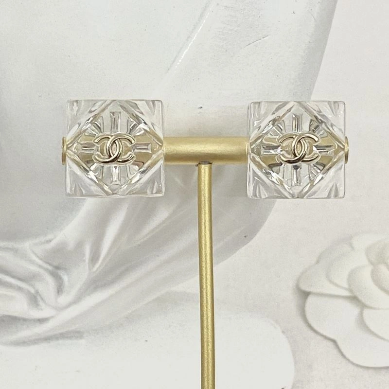 Chanel Earrings Trendsetting 231600