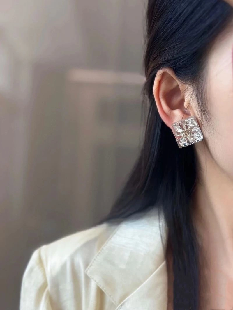 Chanel Earrings Trendsetting 231600