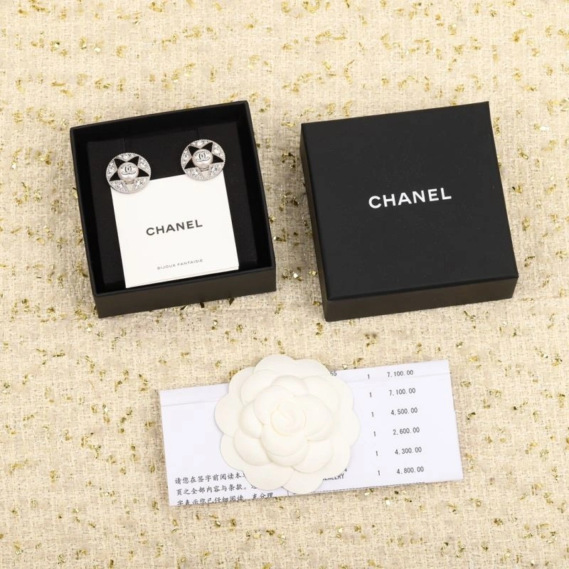 Chanel Earrings Lightweight 231742