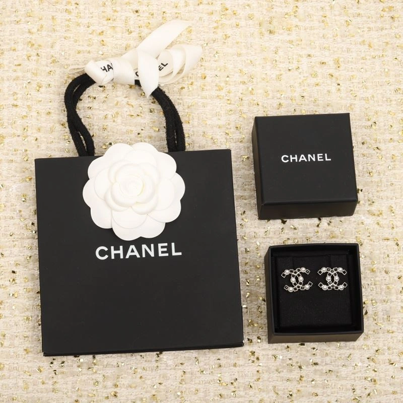 Reliable Chanel Earrings 231581