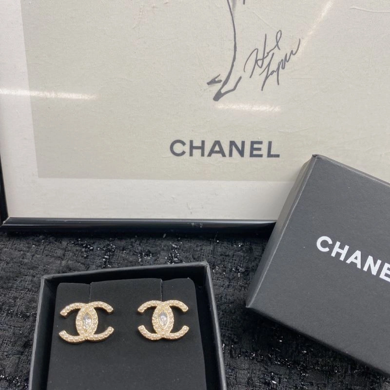 Chanel Earrings EasyCare 230210