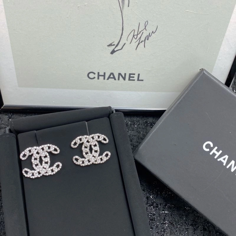 Chanel Earrings ModernLook 230215