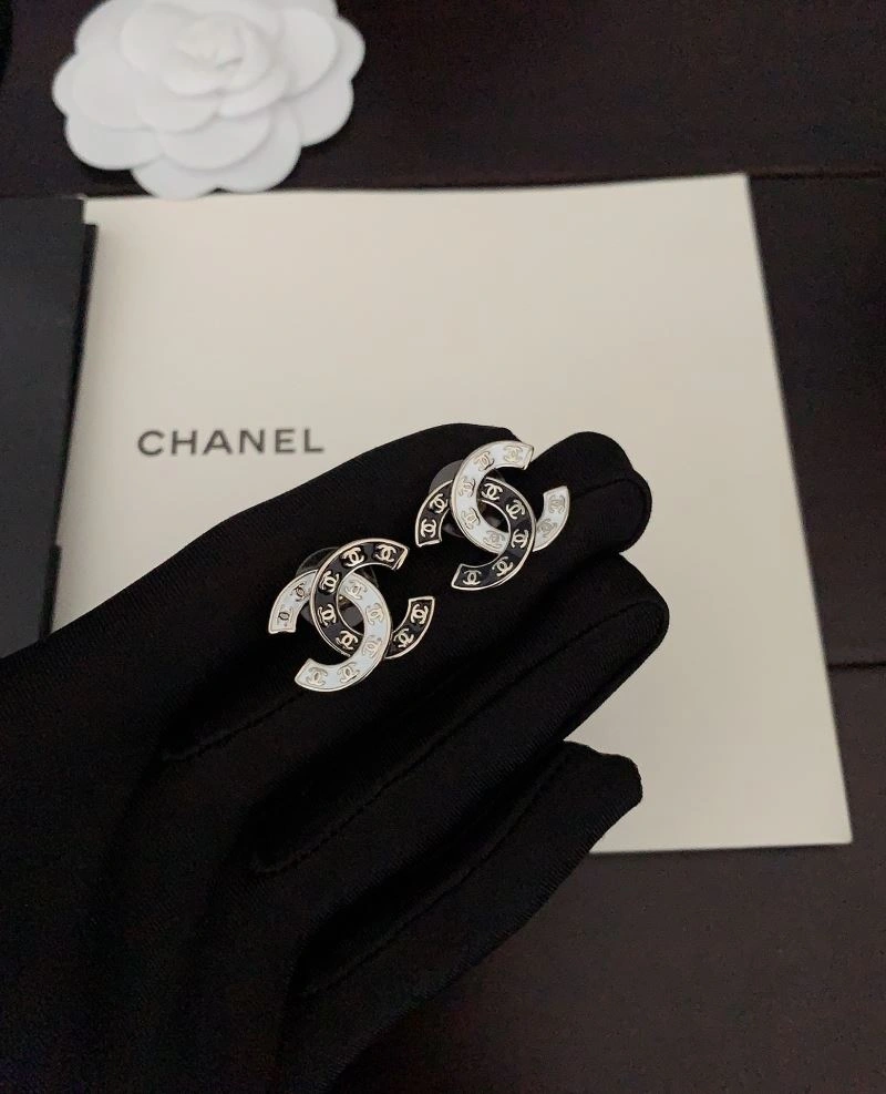 Sleek Chanel Earrings 230236