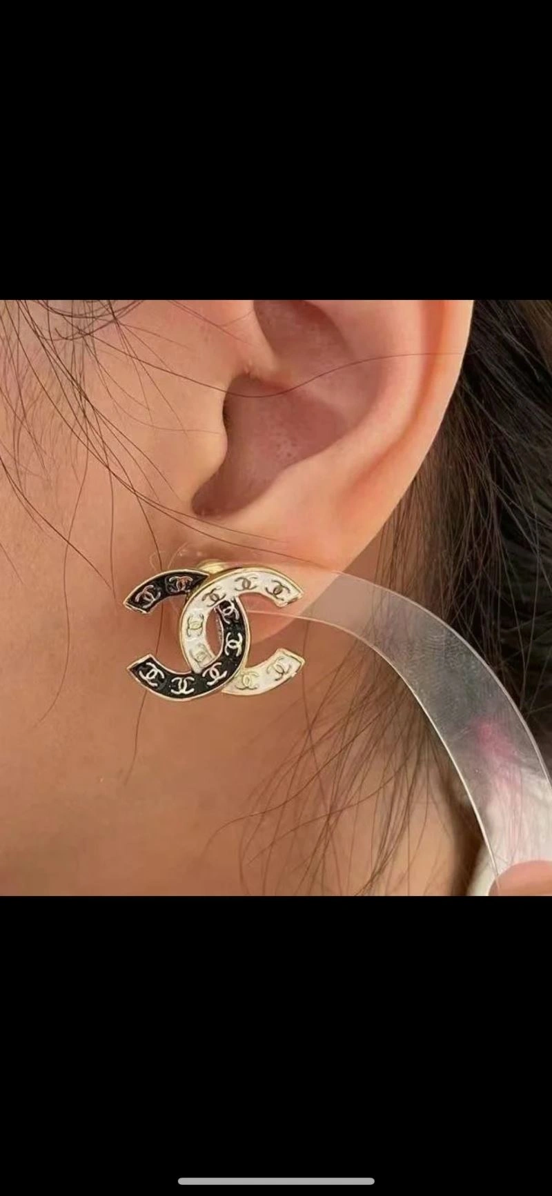 Sleek Chanel Earrings 230236