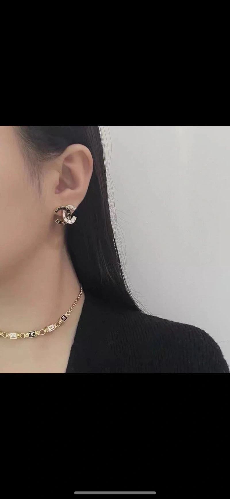 Sleek Chanel Earrings 230236