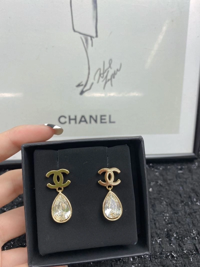 Chanel Earrings Cozy 230234