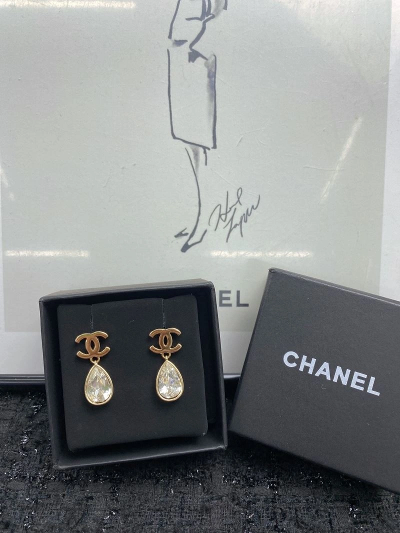 Chanel Earrings Cozy 230234