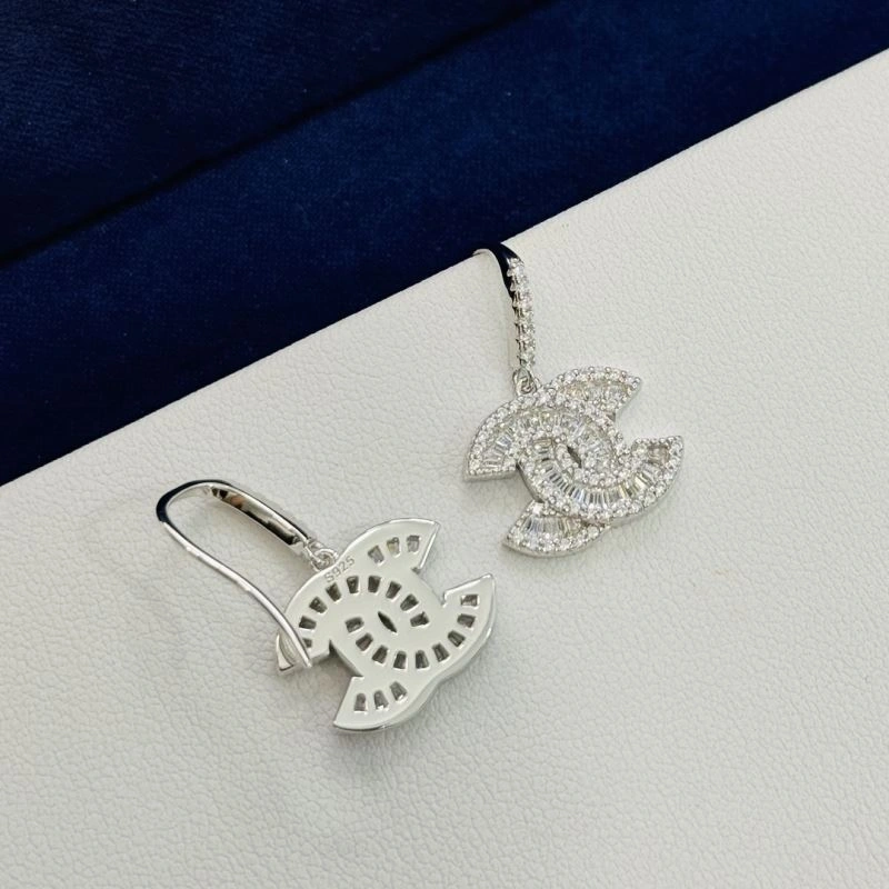 Chanel Earrings Fashionable 230180