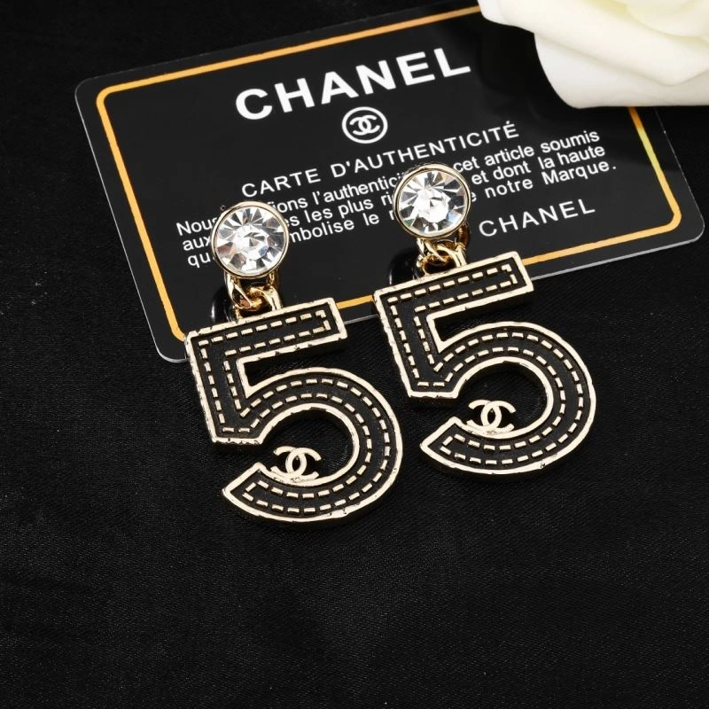 Chanel Earrings Comfortable 230170