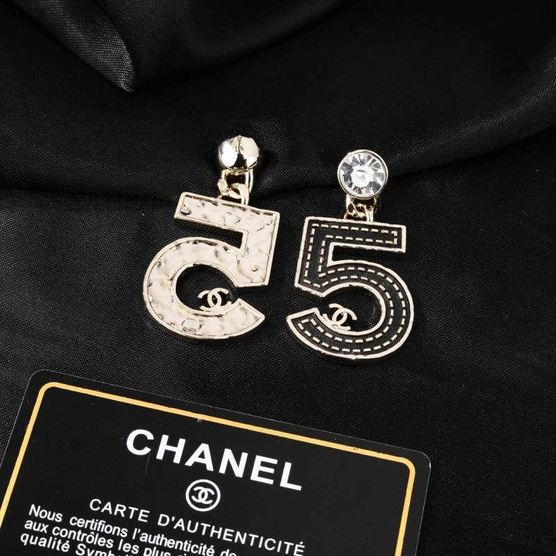 Chanel Earrings Comfortable 230170