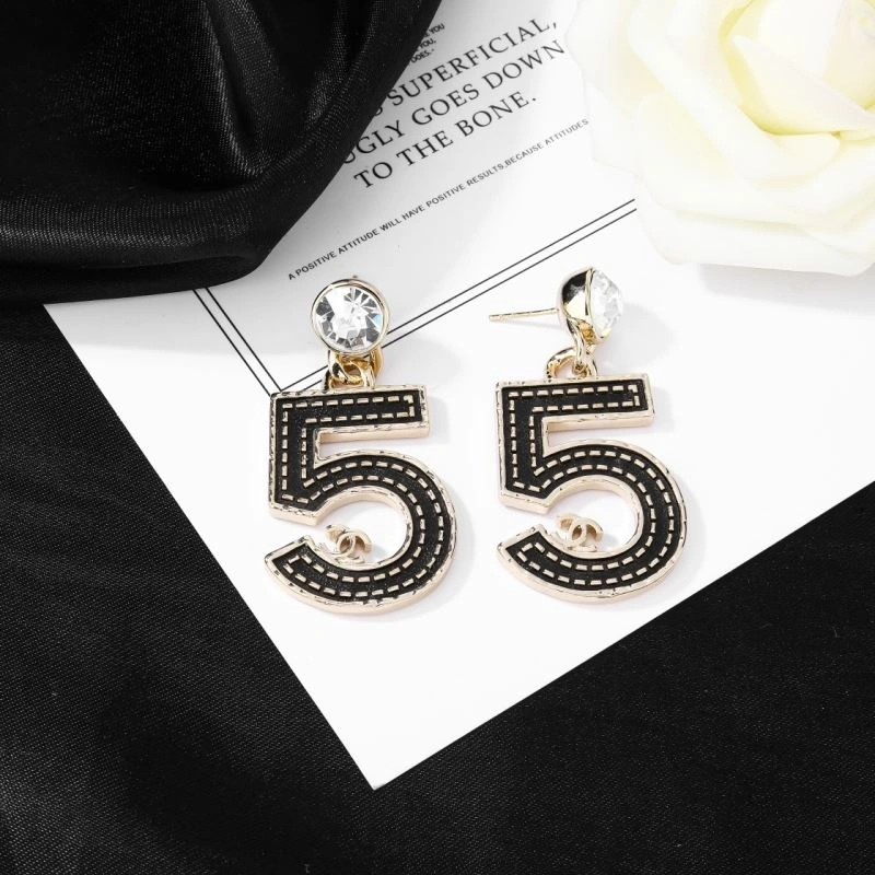 Chanel Earrings Comfortable 230170