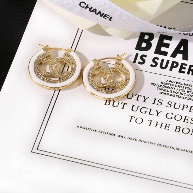 EyeCatching Chanel Earrings 230165