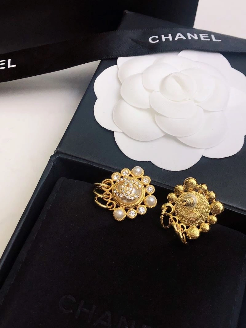 Chanel Earrings Snug 230403