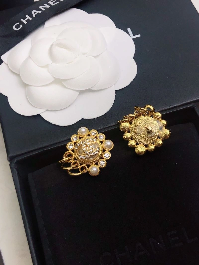 Chanel Earrings Snug 230403