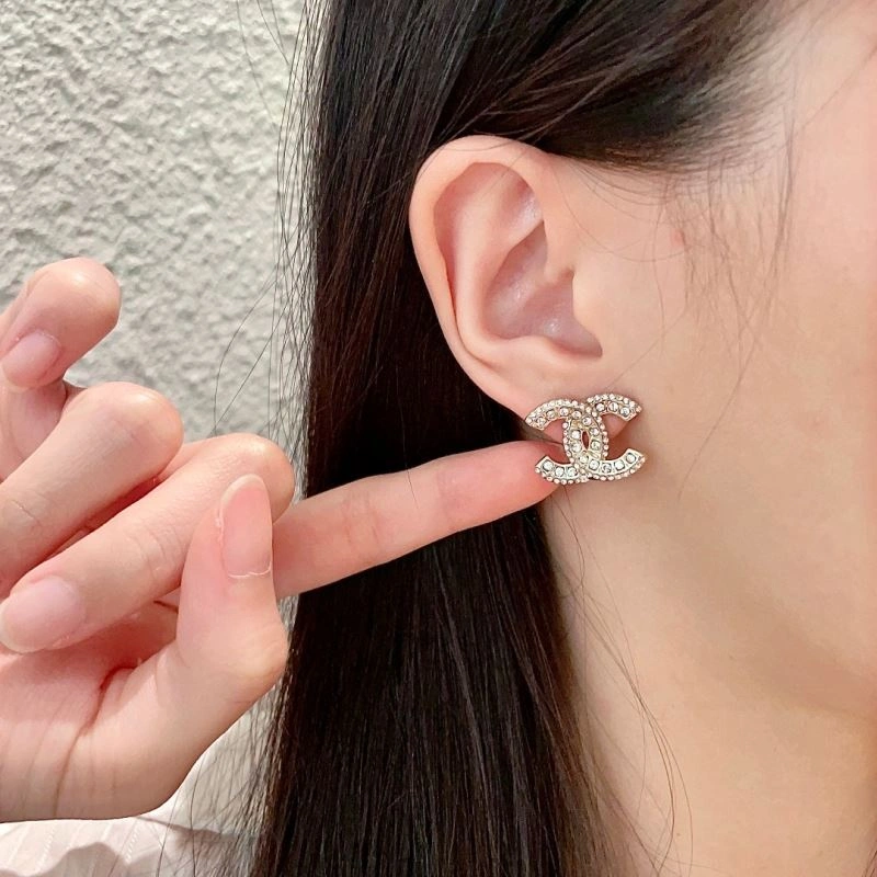 Elegant Chanel Earrings 230161