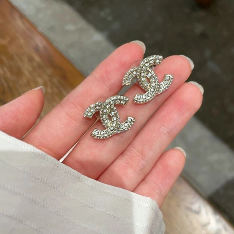 Elegant Chanel Earrings 230161