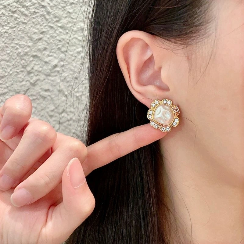 Chanel Earrings TimelessDesign 230189