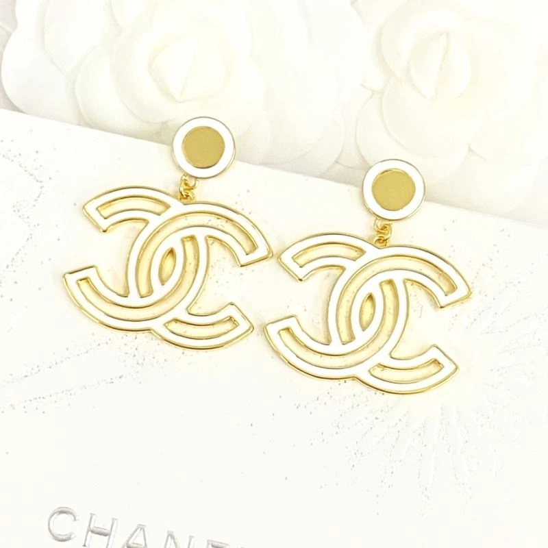 Compact Chanel Earrings 230148
