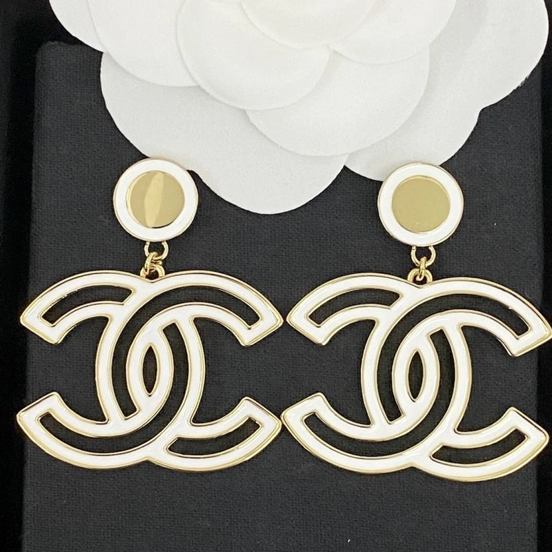 Compact Chanel Earrings 230148
