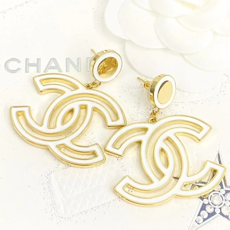 Compact Chanel Earrings 230148