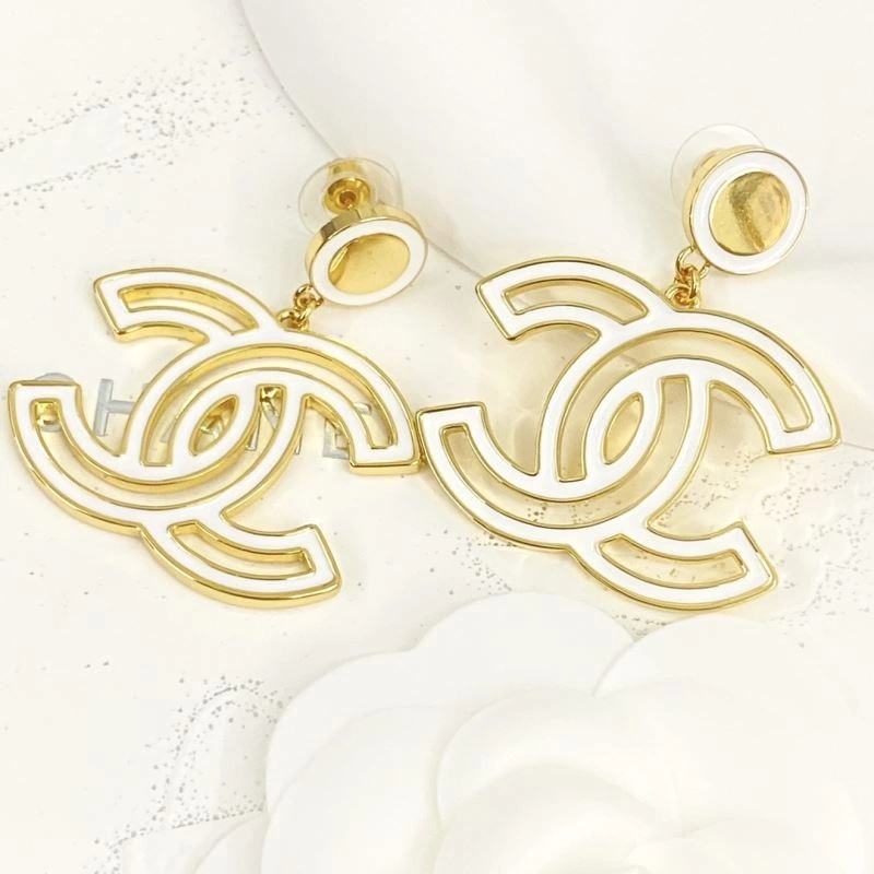 Compact Chanel Earrings 230148