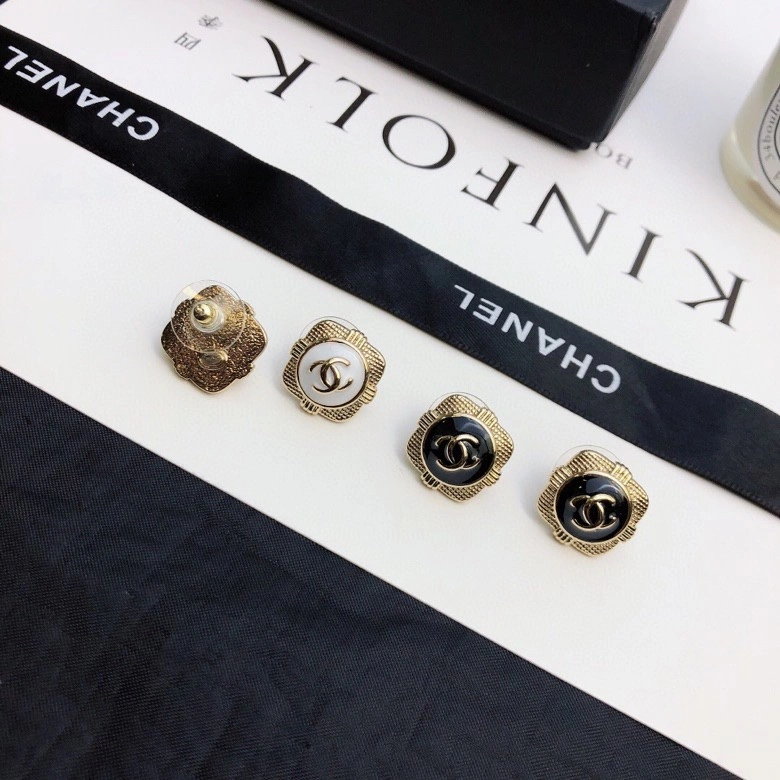 Chanel Earrings EyeCatching 230152