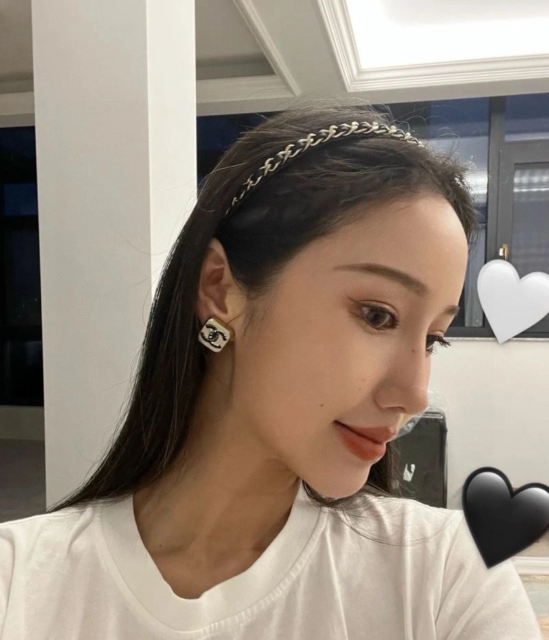 Sustainable Chanel Earrings 230175