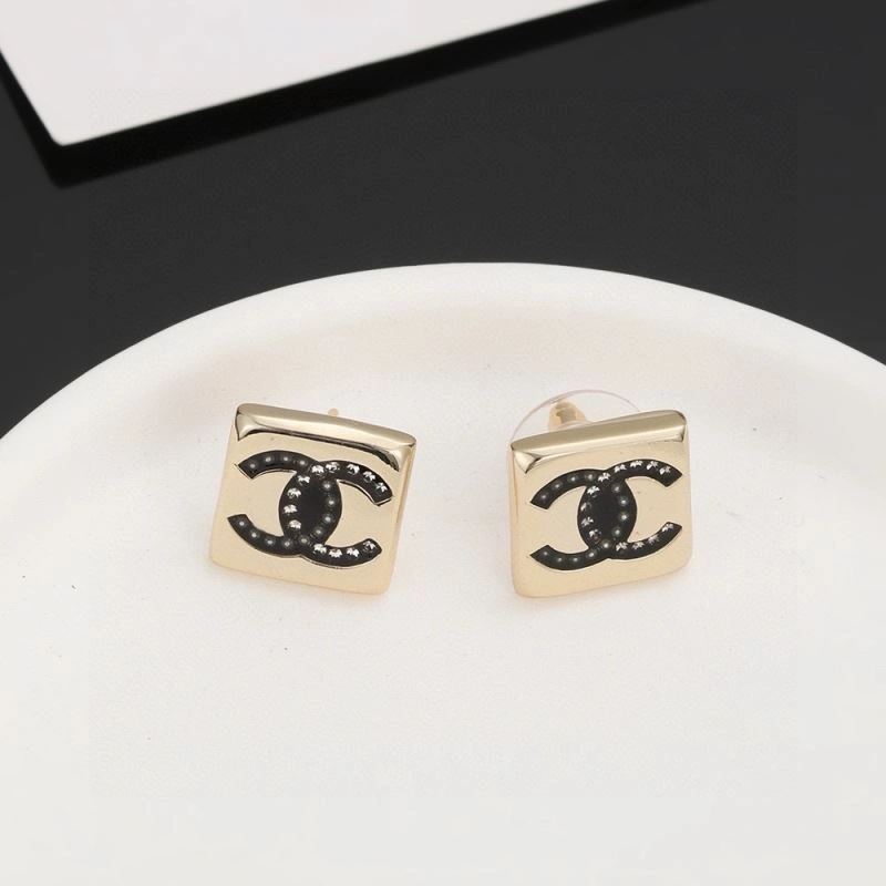 Sustainable Chanel Earrings 230175