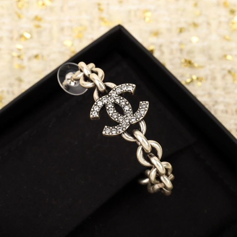 Casual Chanel Earrings 230141
