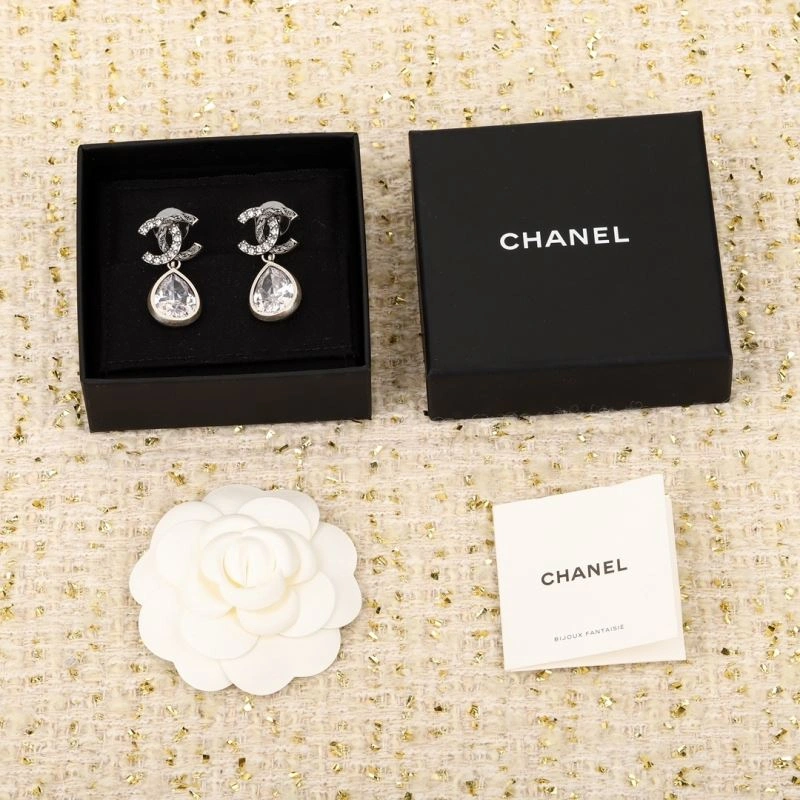 Chanel Earrings Snug 230138