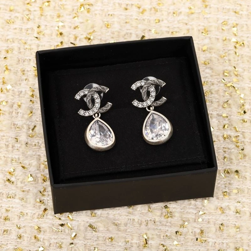 Chanel Earrings Snug 230138
