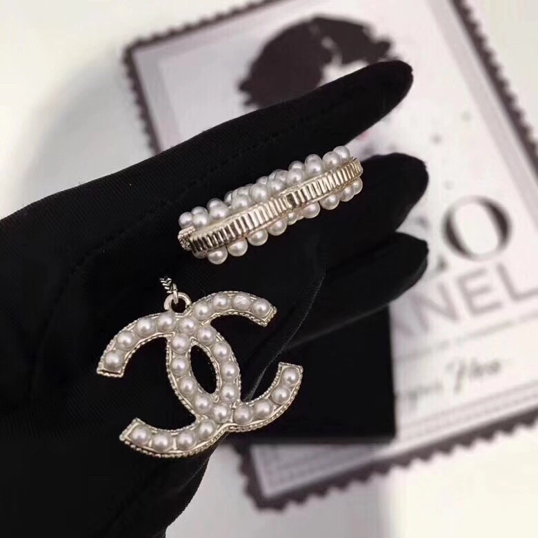 Vibrant Chanel Earrings 230151