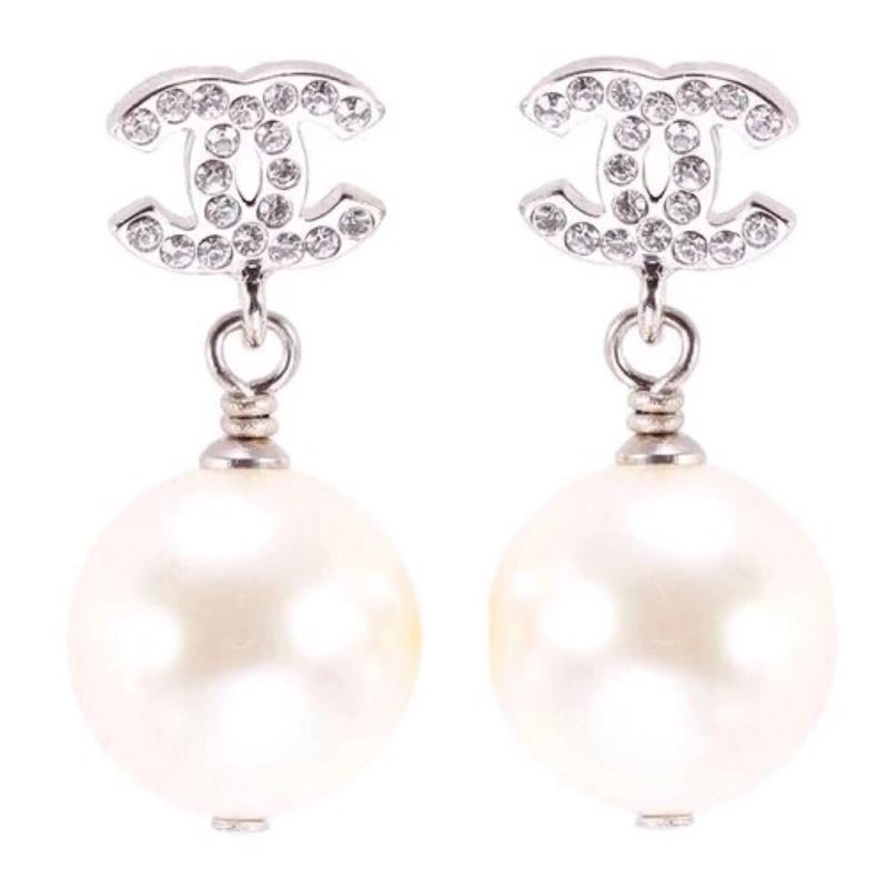 Unique Chanel Earrings 230153