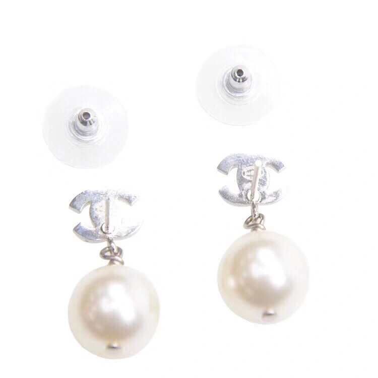 Unique Chanel Earrings 230153