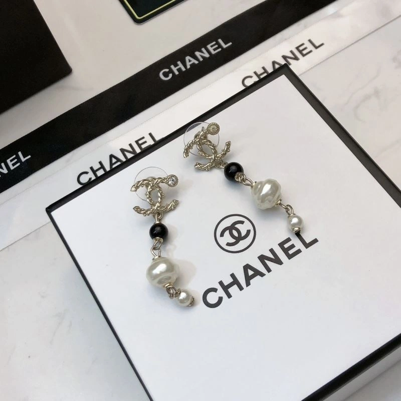 Chanel Earrings Cozy 230191