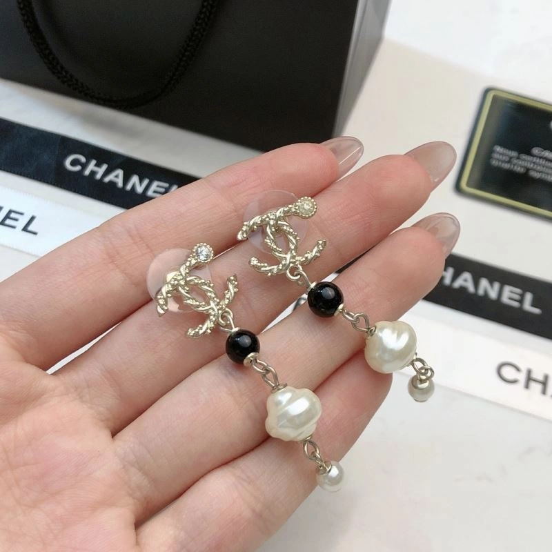 Chanel Earrings Cozy 230191
