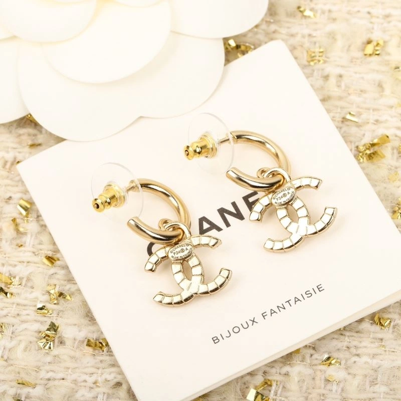 Chanel Earrings Sleek 230125
