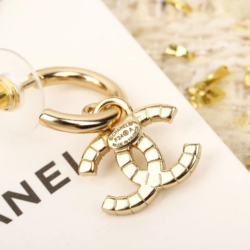 Chanel Earrings Sleek 230125