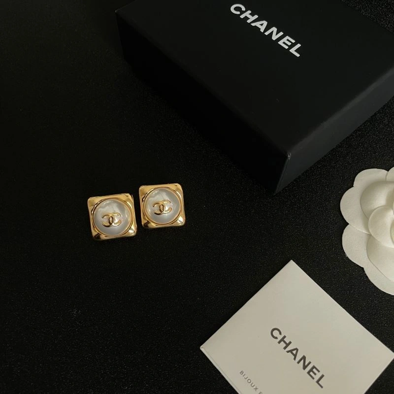 Chanel Earrings Lightweight 230109