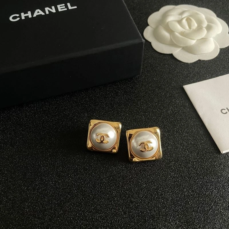 Chanel Earrings Lightweight 230109
